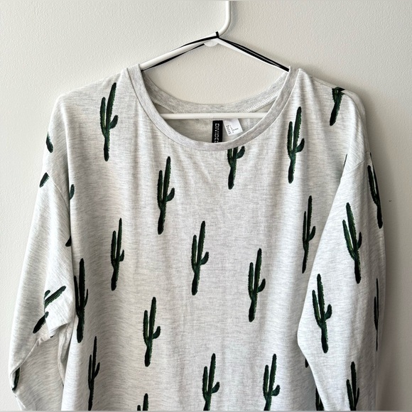 H&M Cactus Print Lightweight Crewneck Sweatshirt - Picture 5 of 8